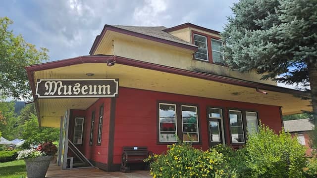 Castlegar Station Museum - Image 1