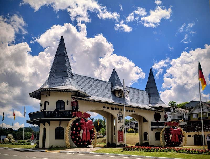 Pórtico Gramado Estilo Normando (RS-115) - Image 1