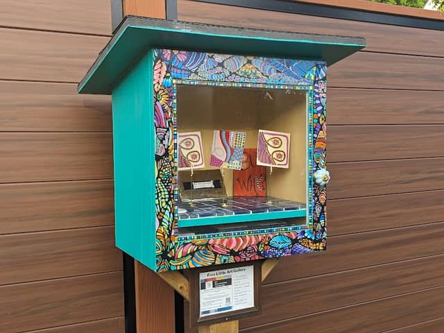 Free Little Art Gallery - Eagle Place - Image 2