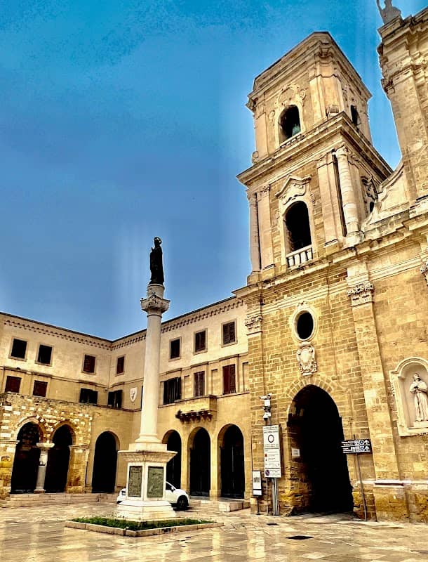 Monumento alla Madonna Pellegrina - Image 1