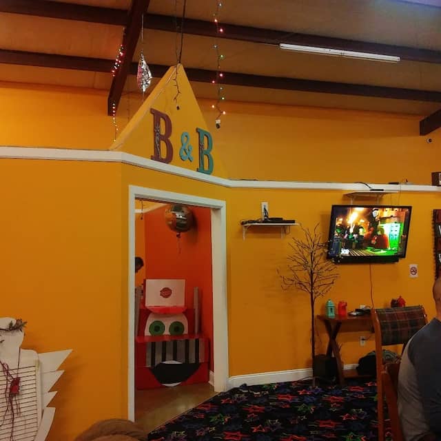 B&B Inflatable Fun World - Image 1