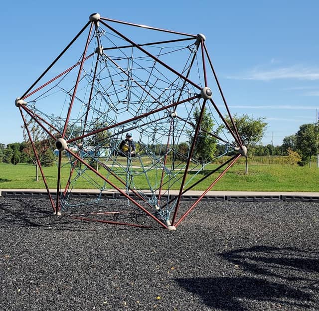 Wanick Choute Park - Image 2