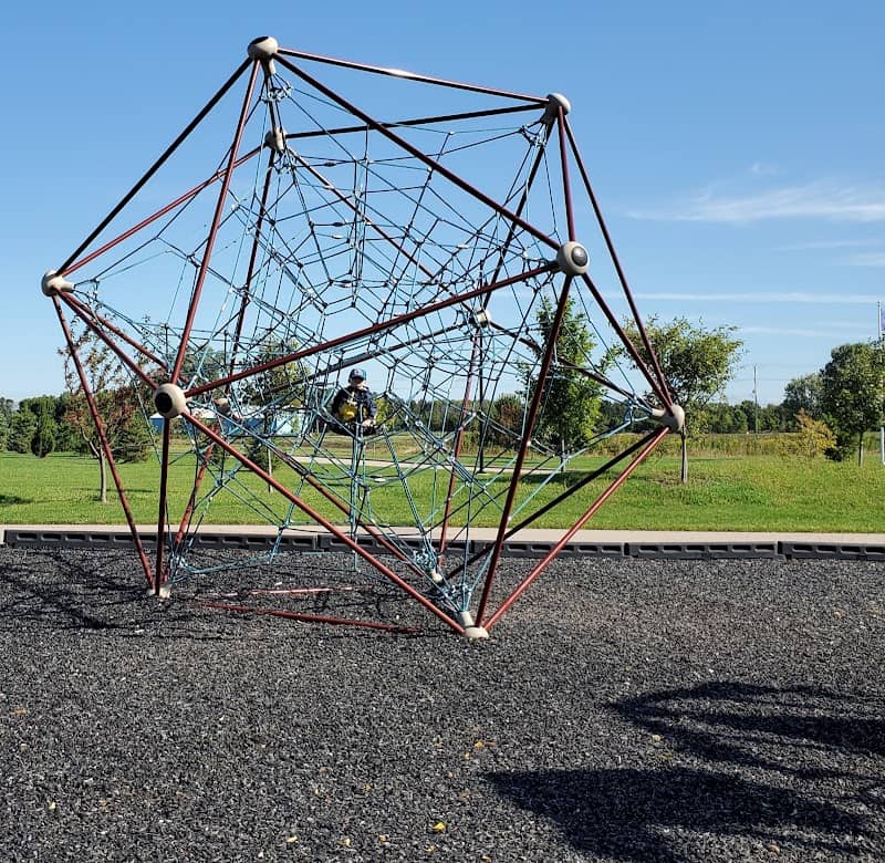 Wanick Choute Park - Image 2