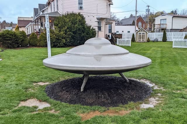 Mars Flying Saucer - Image 2