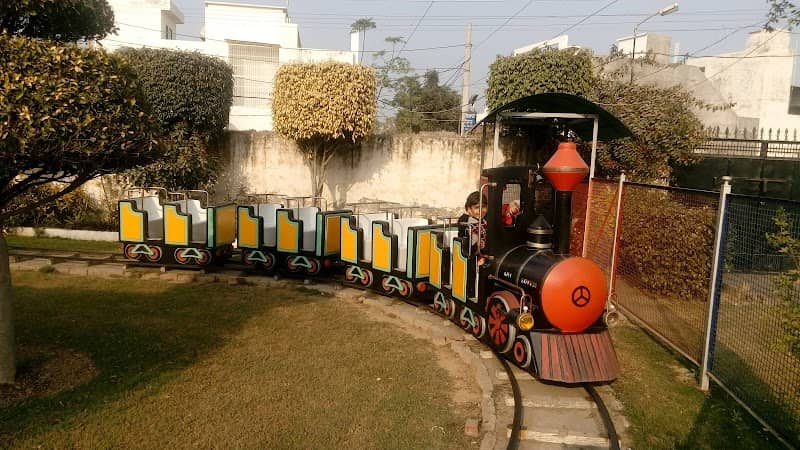 Guru Arjun Dev Nagar Park - Image 1