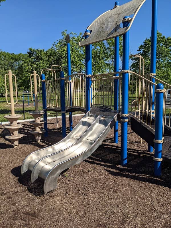 Yowell Meadow Park - Image 2