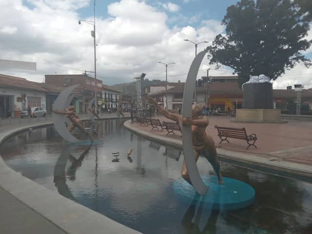 Monumento de Las Lunas - Image 2