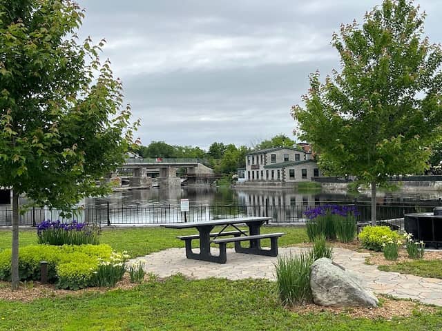 Des Houston Park - Image 2