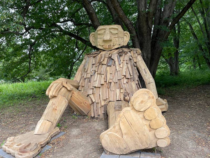 Lincoln Memorial Garden and Nature Center - Image 1