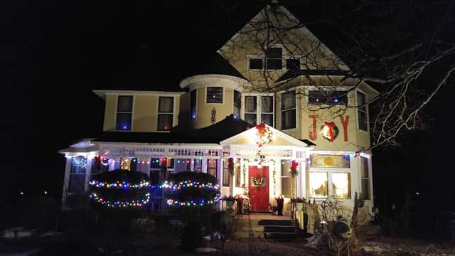 Victoria Manor - Image 2