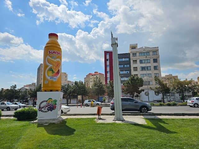 Sundis Statue | تندیس ساندیس - Image 1
