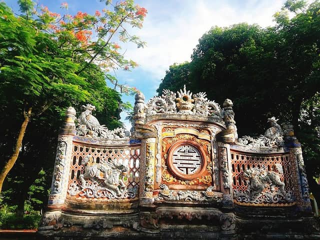 Tam Tòa - Image 2