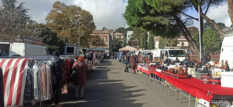 Mercatino del giovedì - Image 1