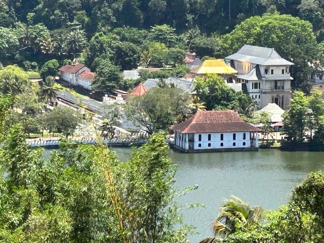 Kandy Viewpoint - Image 2