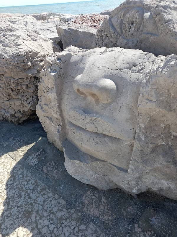 Sculture nella roccia - Image 1
