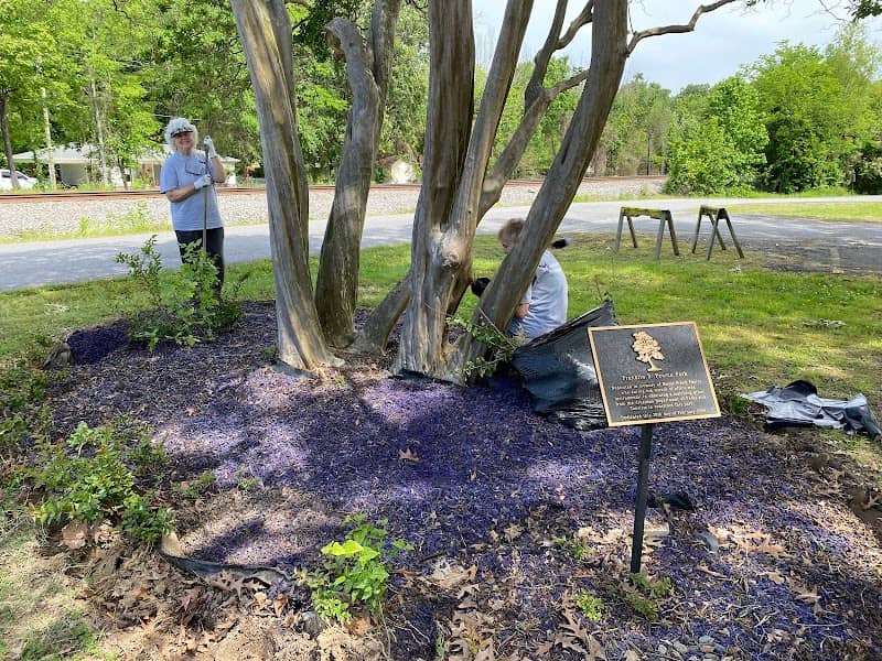 Frank Pearce Memorial Park - Image 2