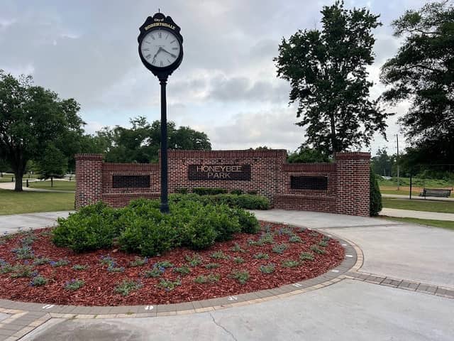 Honey Bee Park - Image 1