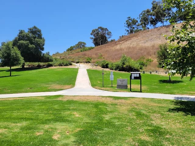 Hillview Park - Image 1
