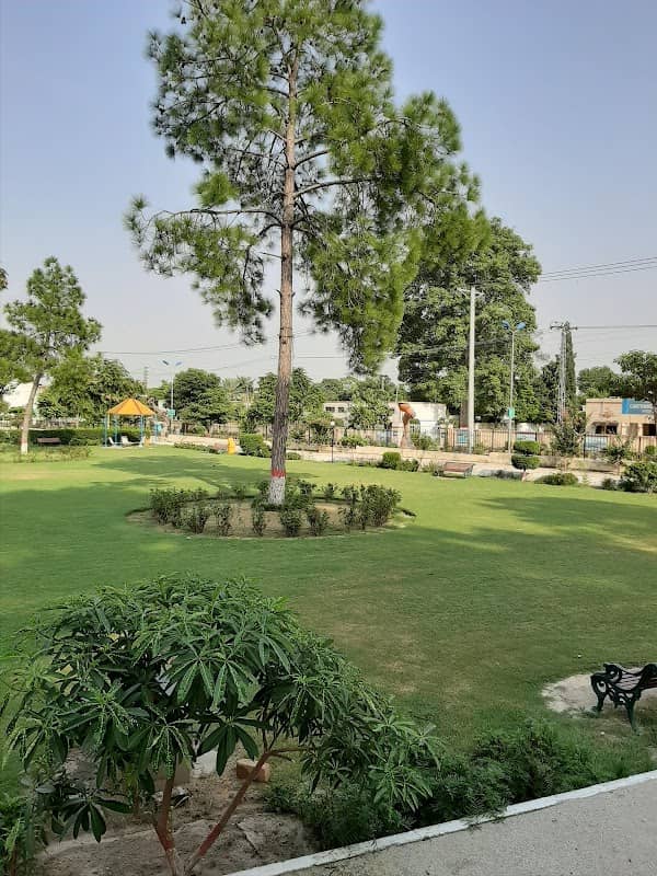 Cantonment Board Park - Image 1