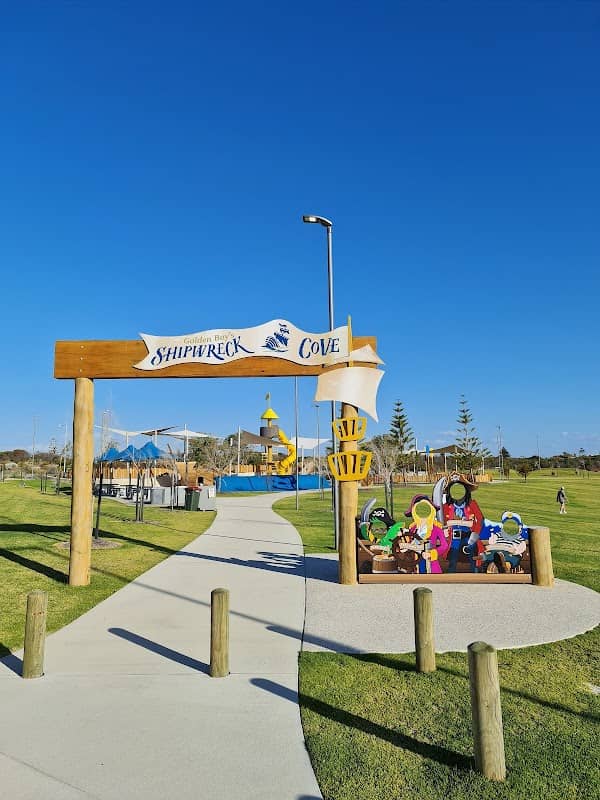 Golden Bay's Shipwreck Cove - Peet - Image 1