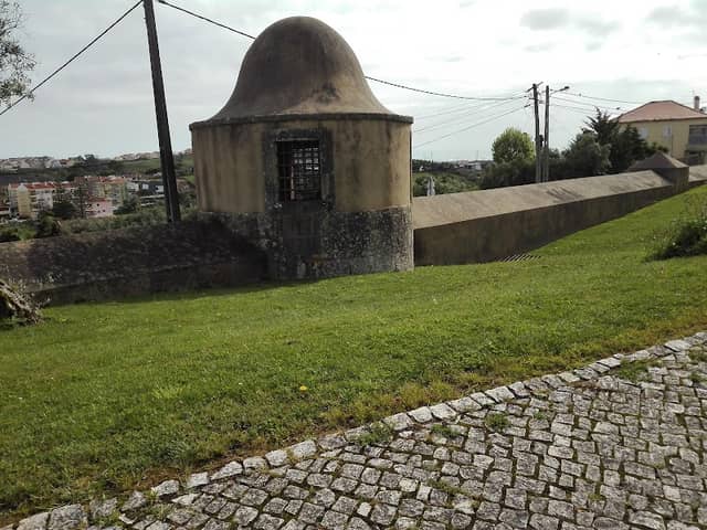 Troço do Aqueduto das Águas Livres em Caneças - Image 1