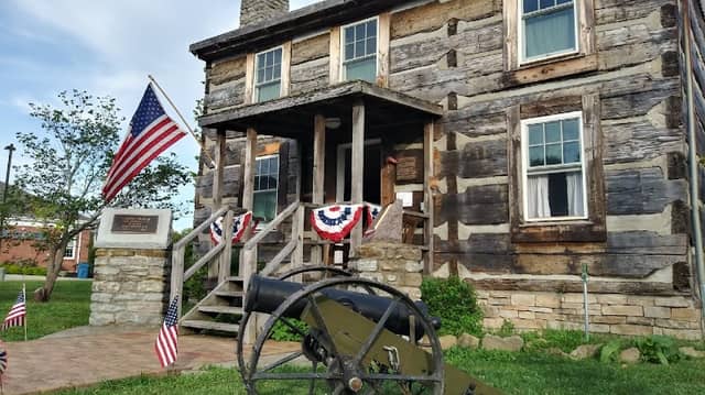 William Arnold Log House - Image 2