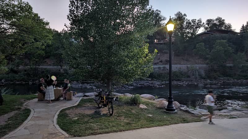 Chess on the river - Image 1