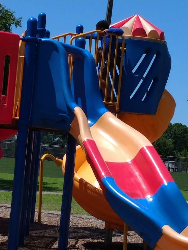 Foster Memorial Park - Image 1