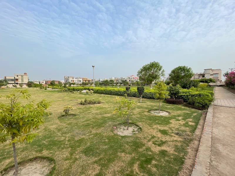 Model Town B Block Park - Image 1