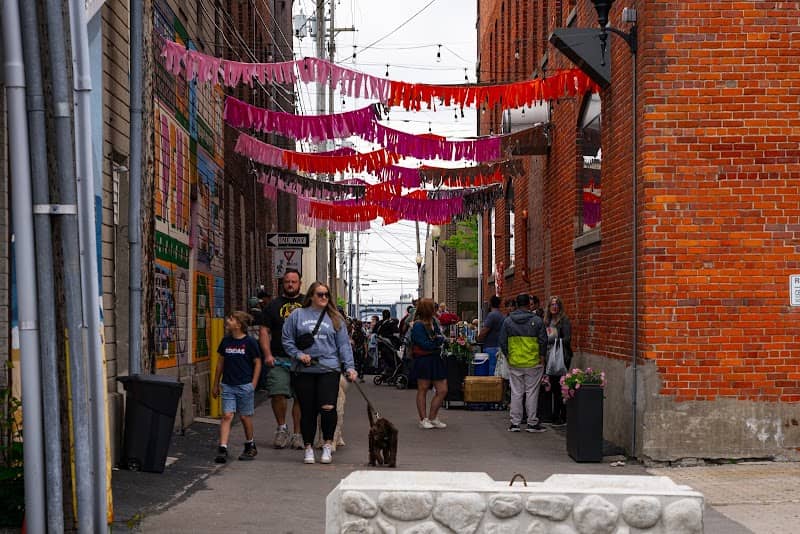 Center Alley - Image 1