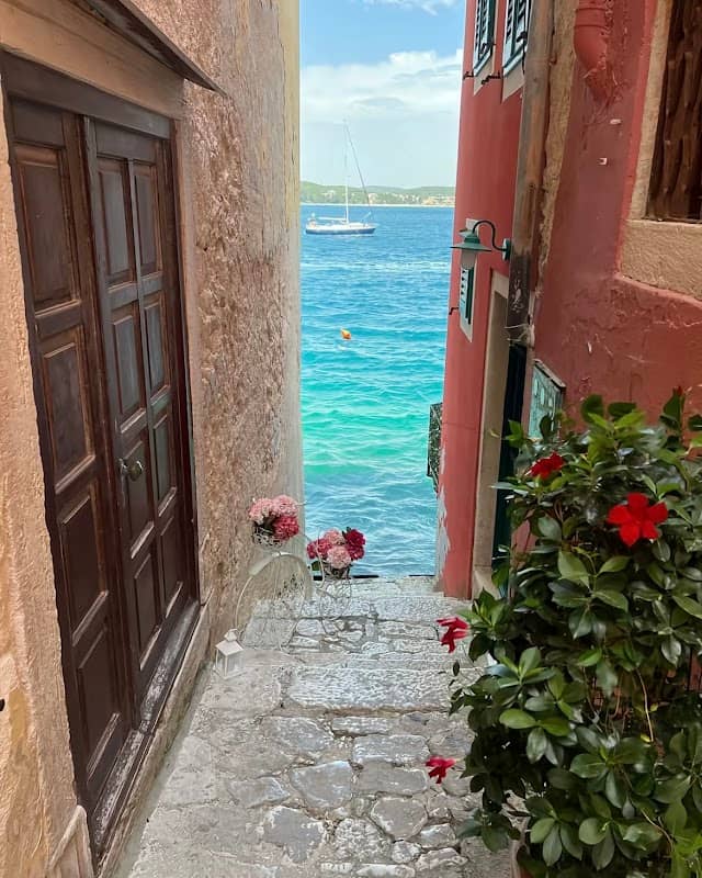 Sea viewpoint - Image 1