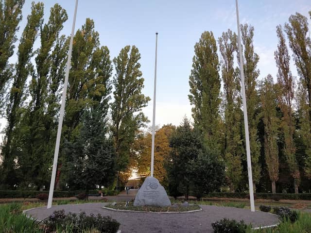 UN Memorial Stone - Image 2