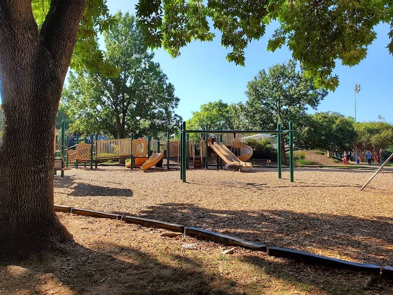 Bishop Park - Image 1