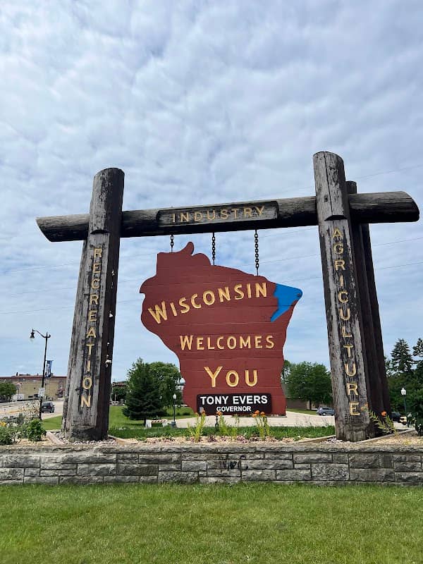 Wisconsin Welcomes Sign - Image 1