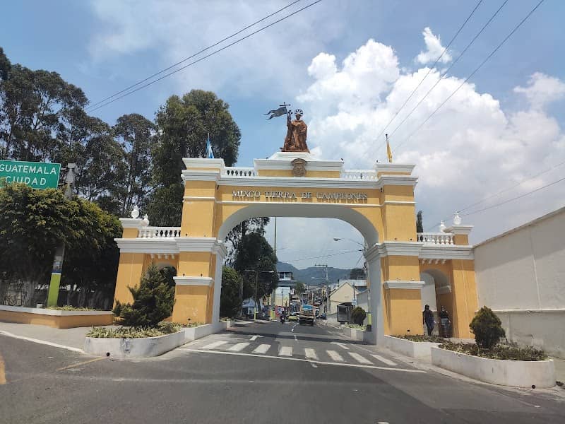 Arco de Santo Domingo, Mixco - Image 1