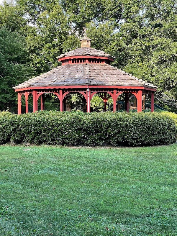 Laurel Green Park - Image 1