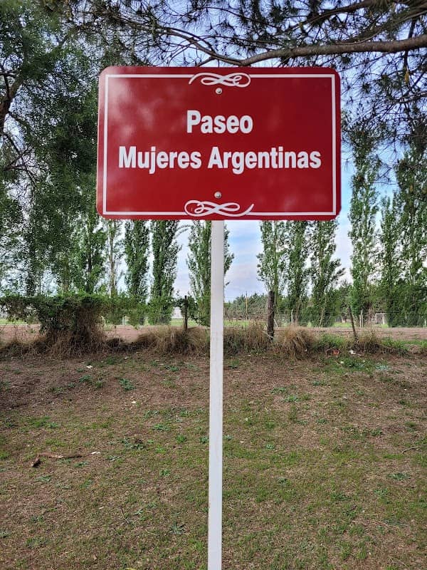 Paseo Mujeres Argentinas - Image 1