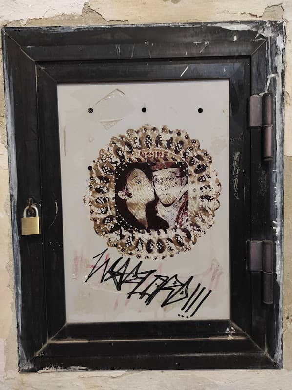 Stencil Noire - Image 1