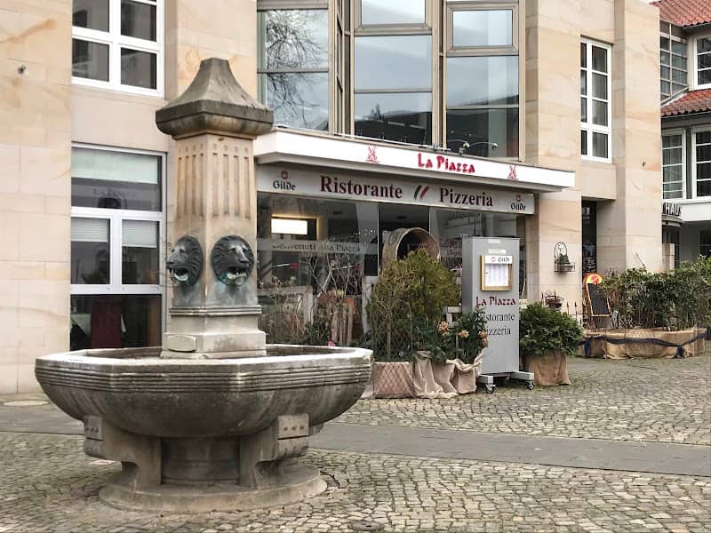 Senator-Hermann-Schulze-Brunnen - Image 2