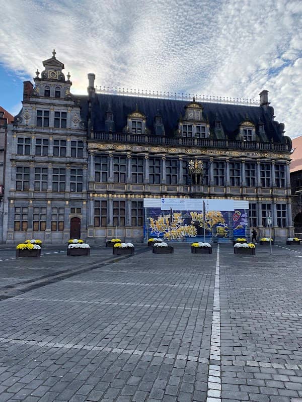 Halle aux Draps et Conciergerie - Image 1