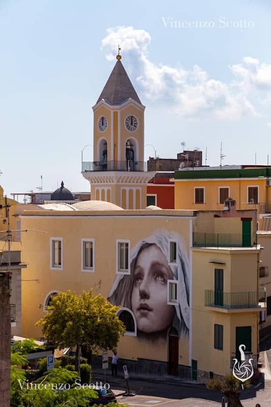 Madre, Elevaci - Murales del volto della Madonna. Opera meravigliosa di Luis Gomez De Teran. - Image 1