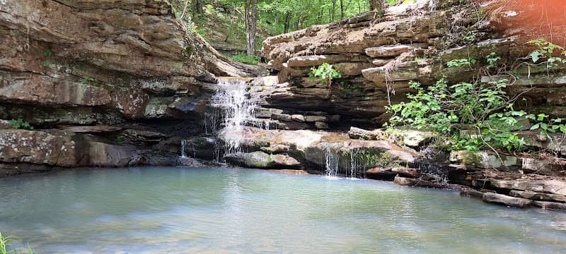window falls/shelter - Image 1