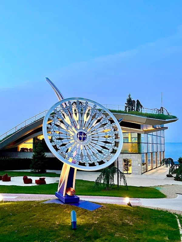 Voyager Sculpture - Image 1