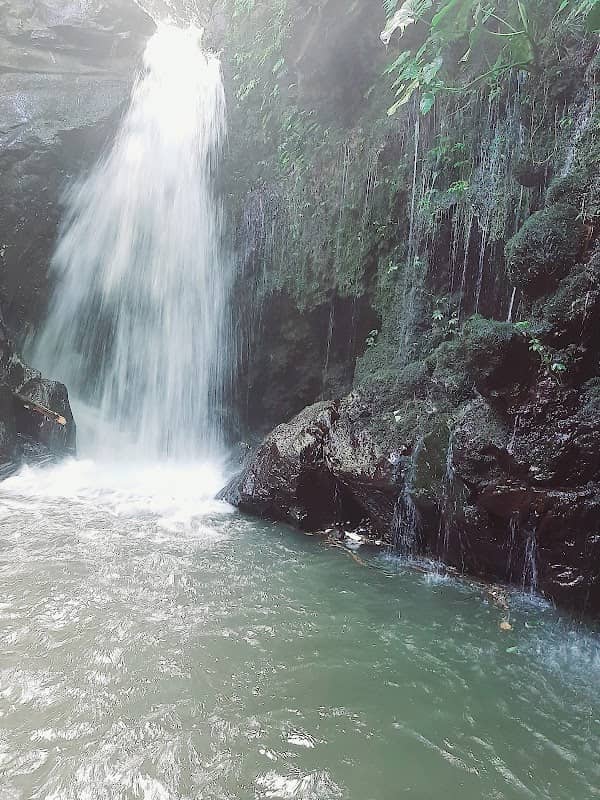 Batu Belah Waterfall - Image 1
