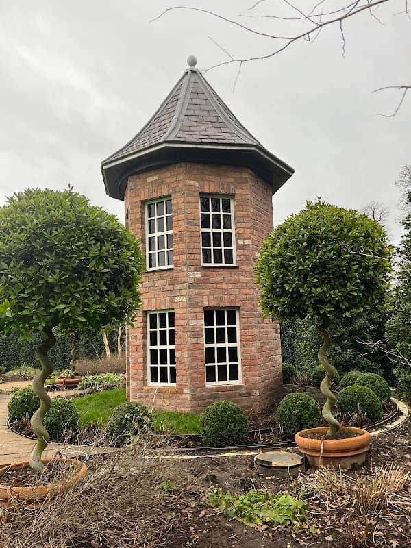 Antrim Platinum Jubilee Clockwork Garden - Image 2