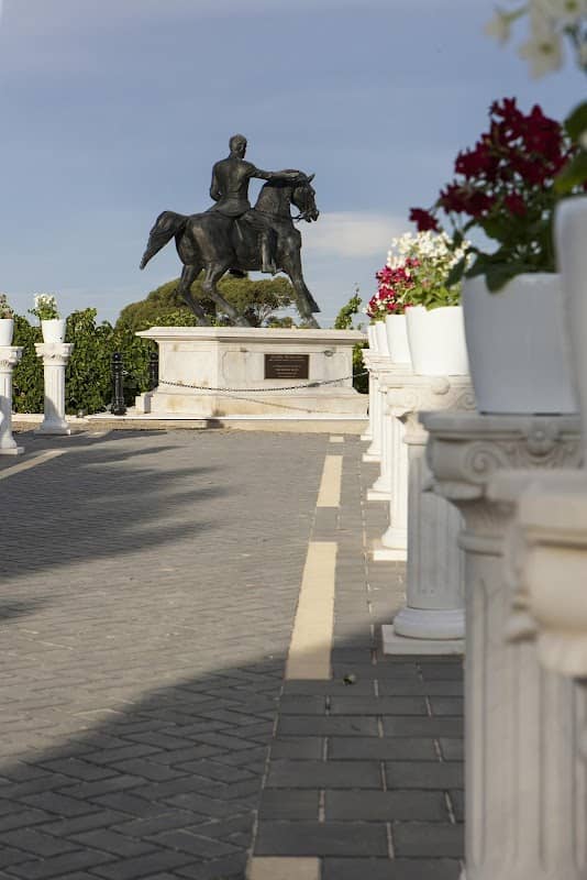 Barossa Colonel Light Monument - Image 1