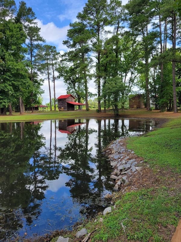 Little pond loop trail - Image 1