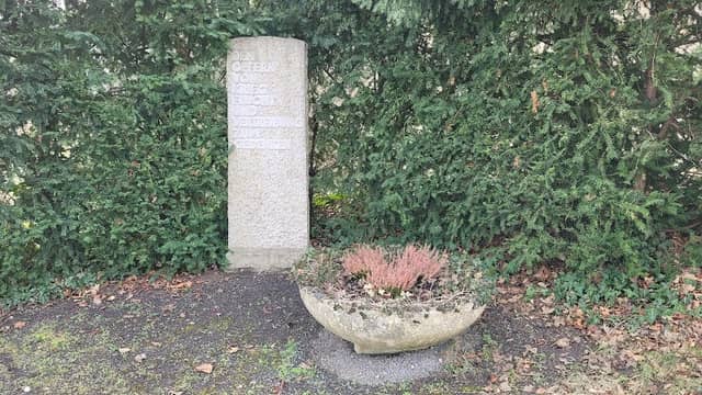 Gedenkstein Krieg Flucht Vertreibung - Image 1