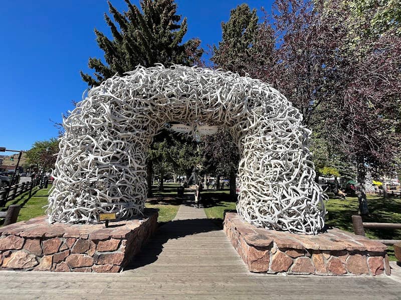 Jackson Hole’s Elk Antler Arch - Image 1
