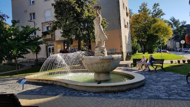Szüret szoborkút - Image 1